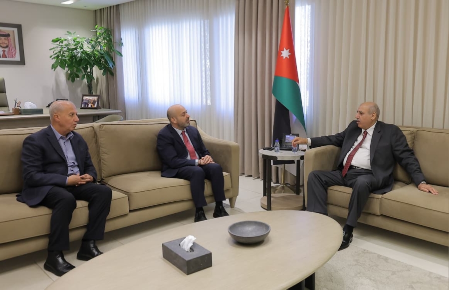 القاضي يلتقي الأمين العام للمجلس الوطني لشؤون الأسرة