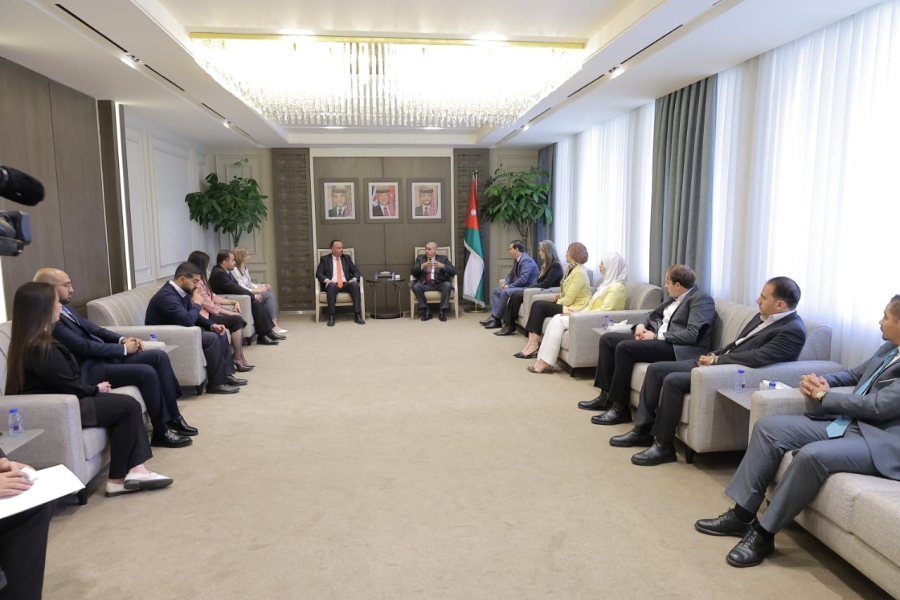 القاضي يلتقي وفد جمعية سند ويؤكد دعم مجلس النواب لتمكين الشباب