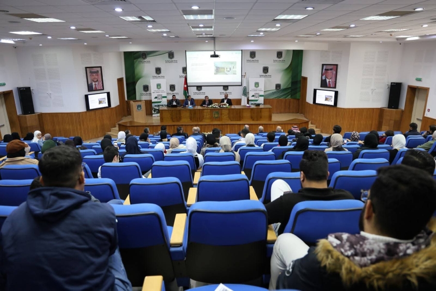 جامعة عجلون تنظم ورشة متخصصة حول توظيف الذكاء الاصطناعي في تعليم اللغات