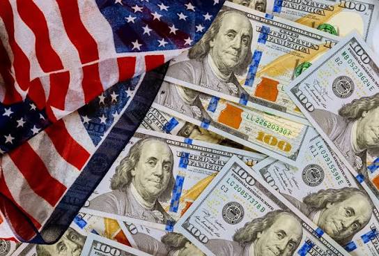 الدولار يواصل مكاسبه الأسبوعية والين قرب أدنى مستوى منذ 10 أشهر