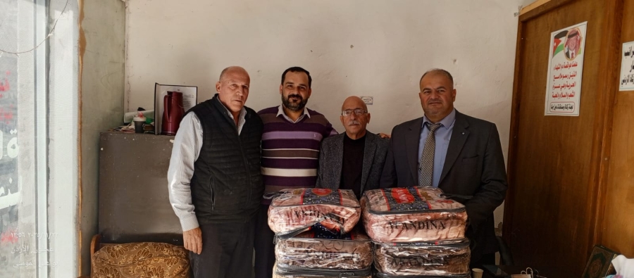 أوقاف عجلون تنفّذ فعالية شتوية جديدة ضمن حملة لنجعل شتاءهم أدفأ في عين جنا