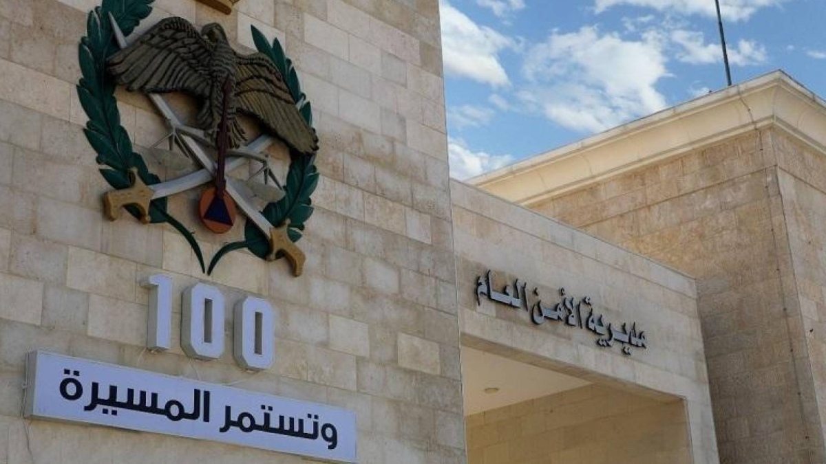 الداخلية والعمل والأمن العام: إجراءات مشددة بحق العمالة المخالفة ومحاسبة من يؤوي أو يشغّل أجانب خارج القانون