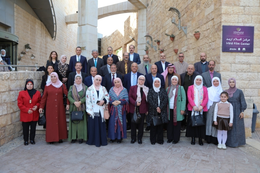 اليرموك تهدي ثلاثة آلاف كتاب إلى مدارس وجمعيات ثقافية