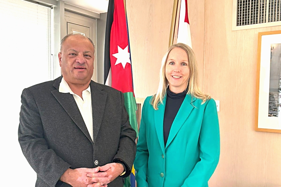 ستيلا كلوث سفيرة مملكة هولندا تلتقي مدير مهرجان جرش ايمن سماوي