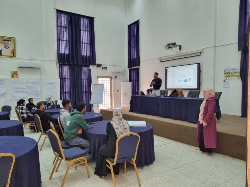مركز شابات دير أبي سعيد ينظم ورشة حول تمكين الشباب من إعداد المبادرات المجتمعية