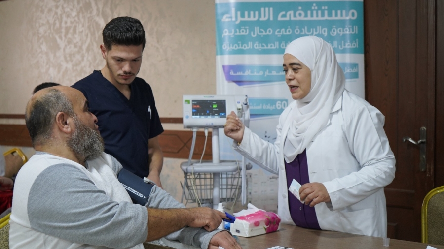 الميثاق الوطني تنظم يوم طبي مجاني في نادي يرموك البقعة