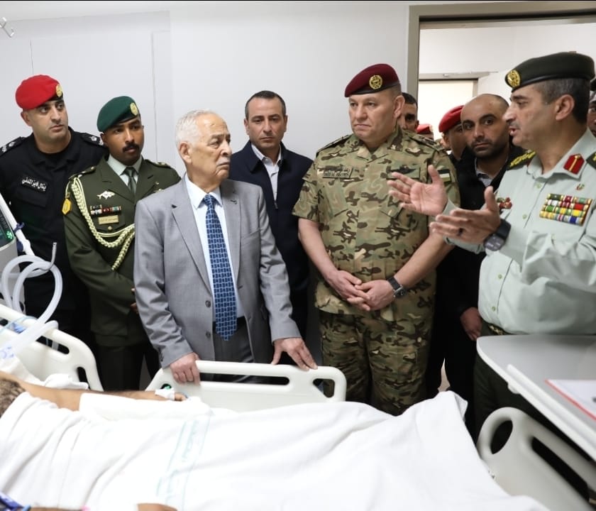 بتوجيهات ملكية العيسوي يطمئن على صحة مصابي المداهمة الأمنيّة بالرمثا