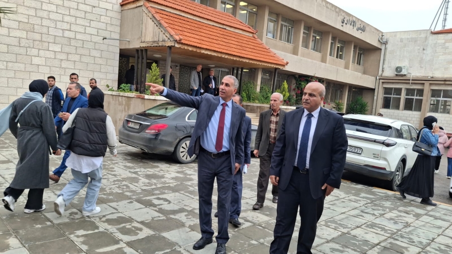 نائب رئيس جامعة البلقاء التطبيقية للشؤون الإدارية يزور كلية عجلون الجامعية