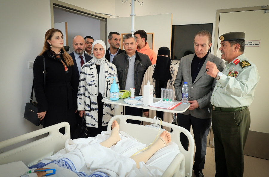 الميثاق الوطني يعود مصابي مداهمة الأجهزة الأمنية للاطمئنان على صحتهم