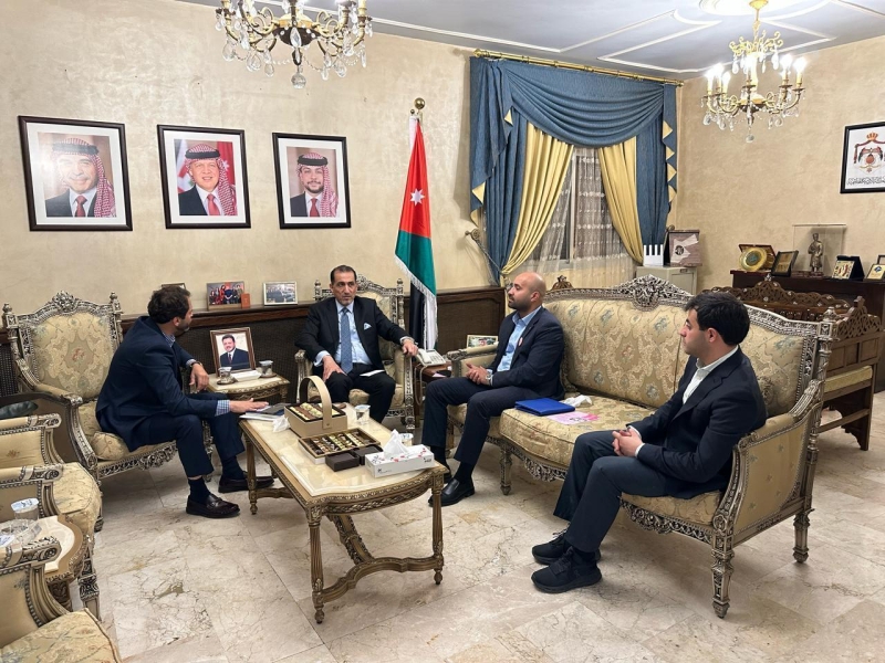 حرير تلتقي السفير الأردني في دمشق وتبحث آفاق التعاون لتعزيز العمل الإنساني