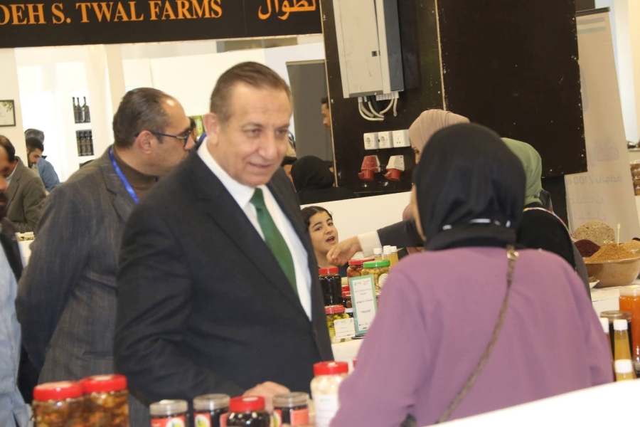 وزير الزراعة يتفقد مهرجان الزيتون الوطني الخامس والعشرين ويشدد على جودة المنتجات وسلامة الزوار