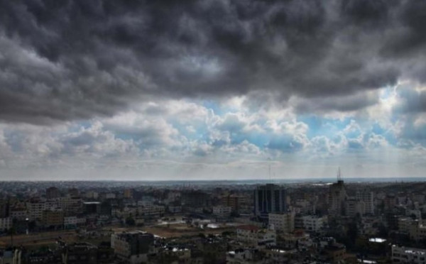 انخفاض طفيف على درجات الحرارة الأحد وفرص محدودة للأمطار