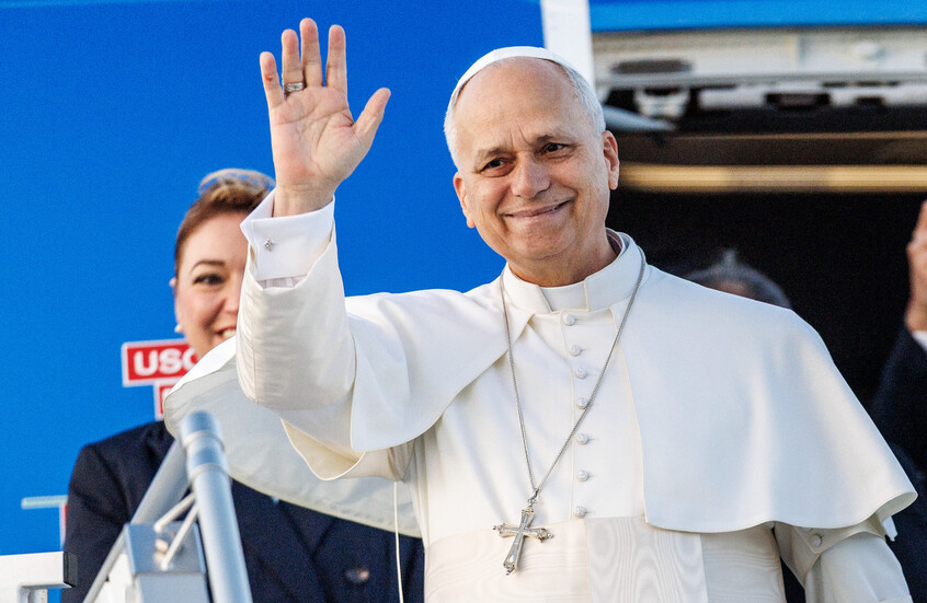 البابا لاوون الرابع عشر يختتم زيارته التاريخية لتركيا ويتوجه إلى لبنان برسالة سلام