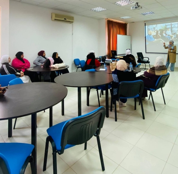 عجلون الوطنية تطبّق أسلوب المحاكاة في مساق الإرشاد الجماعي