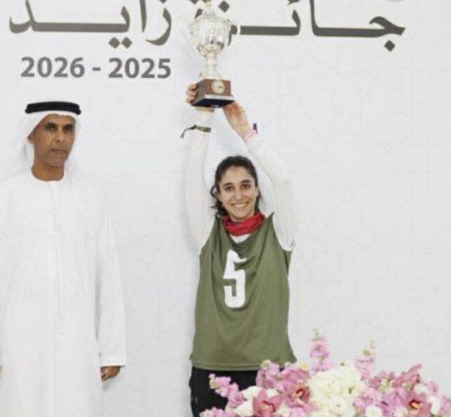 روان صلاح تتوَّج بالمركز الأول في سباق مهرجان جائزة زايد الكبرى للهجن