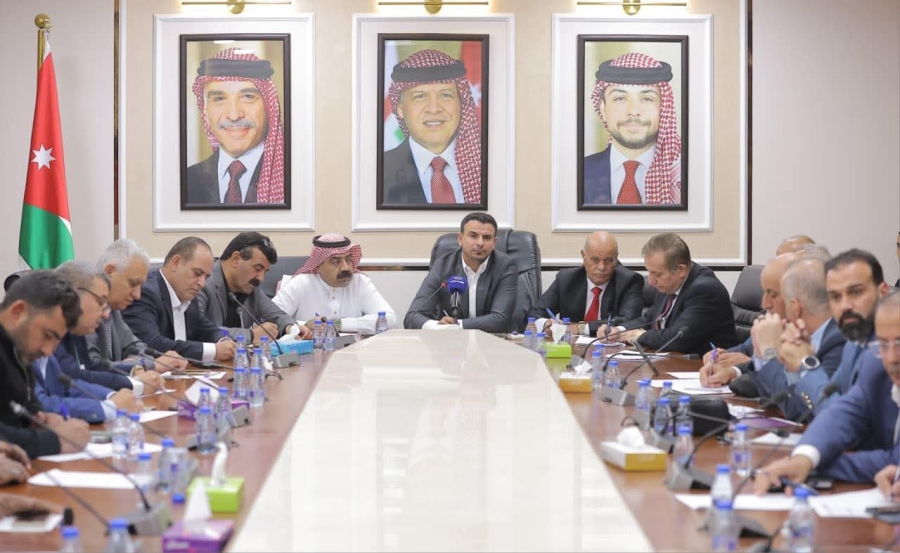 الزراعة توقف استيراد الدواجن المجمدة وتبحث مع النواب تحديات مربي الدواجن والمواشي