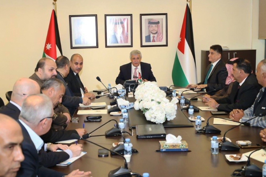 وزير النقل يناقش مع نقابة التكسي الأصفر تنظيم القطاع وضمان استدامته