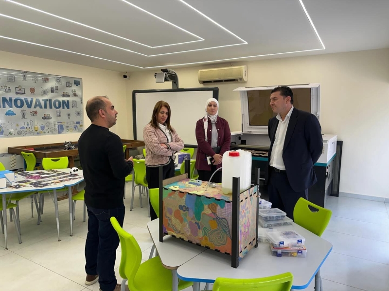 مدير مدينة الحسين للشباب يزور مركز زها الثقافي ويلتقي المديرة التنفيذية