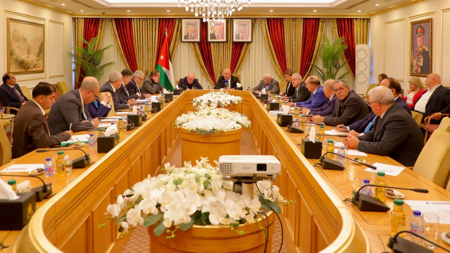 اللجنة المالية في الأعيان تبحث مع وزير النقل خطط ومشاريع القطاع ضمن رؤية التحديث الاقتصادي