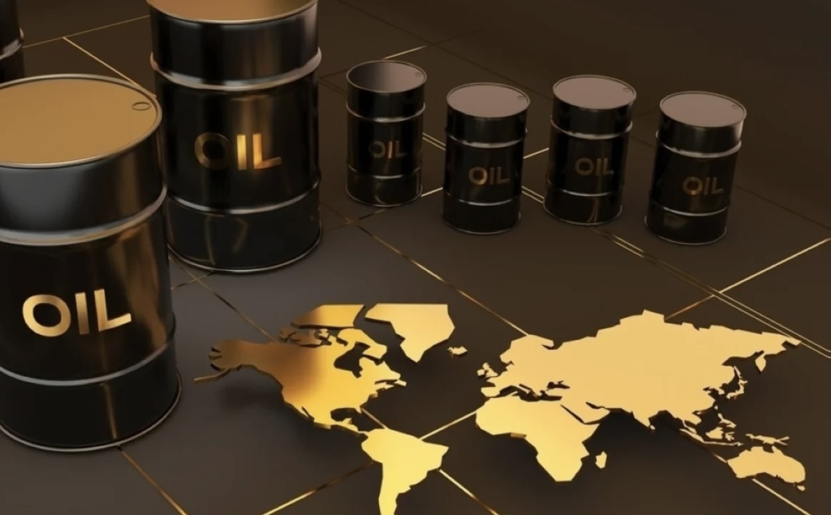 النفط يرتفع والذهب يتراجع وسط ترقب قرارات الفيدرالي الأميركي