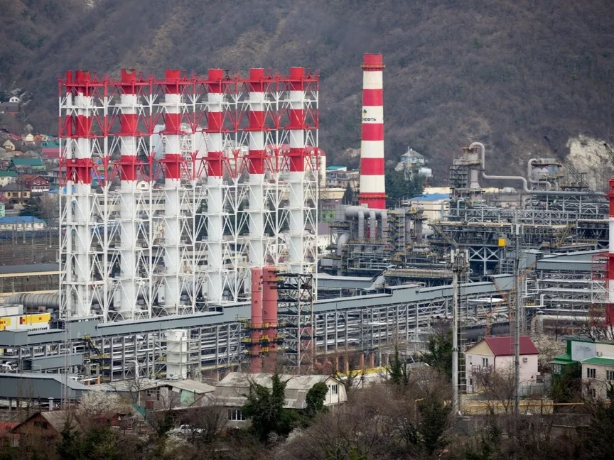 روسيا: انخفاض عائدات النفط والغاز بنحو الثلث