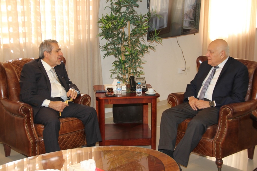 سلامة والأنصاري يبحثان تعزيز التعاون الأكاديمي وتطوير التعليم العالي العربي