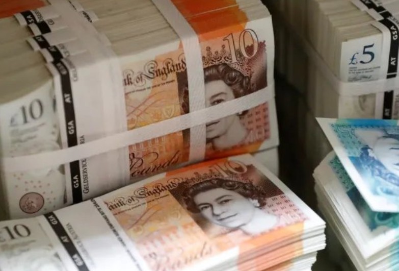 الأسواق البريطانية تتراجع مع ارتفاع تكاليف الاقتراض وانخفاض أسهم الشركات الكبرى