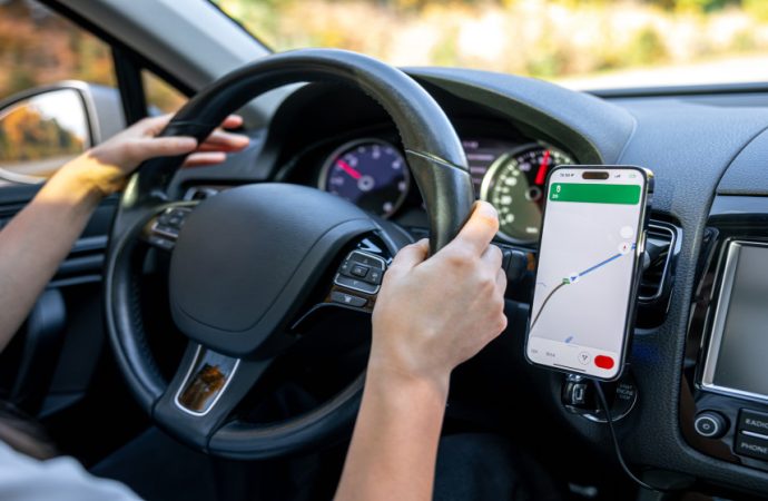 “النقل البري” تدرس إلزام سائقي التطبيقات الذكية بالانضمام للضمان الاجتماعي