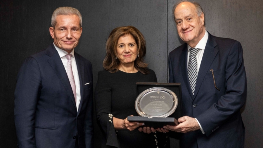 المصرفيين العرب تمنح رندة الصادق جائزة الإسهامات المتميزة