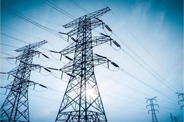 شركة توزيع الكهرباء تعلن جاهزيتها لاستقبال شكاوى المشتركين خلال الحالة الجوية