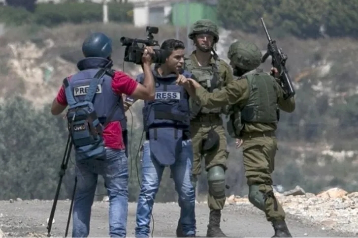 نقابة الصحفيين الفلسطينيين توثق 57 انتهاكًا إسرائيليًا ضد الإعلاميين خلال نوفمبر