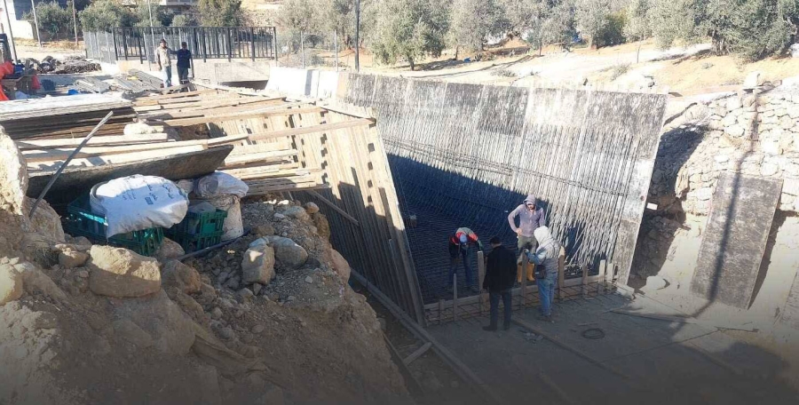 مشروع لصيانة وتأهيل وادي ريعا في بصيرا للحد من مخاطر السيول