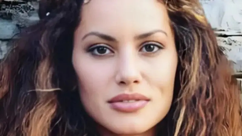 فنانة تركية توثق تعرضها للضرب من زوجها.