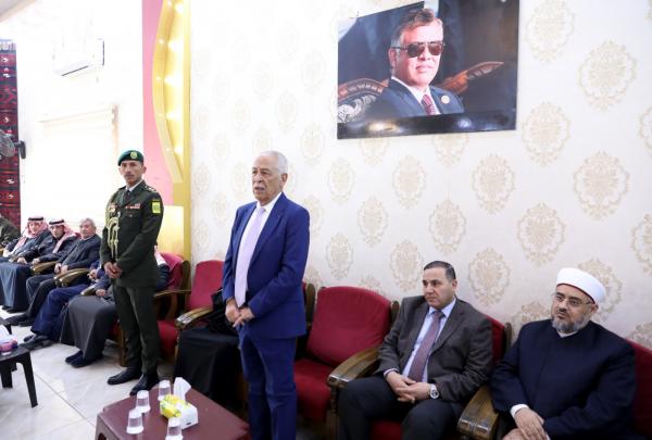 مندوباً عن الملك وولي العهد.. العيسوي يقدم العزاء بوفاة أحمد خلف مكيد الخلايلة