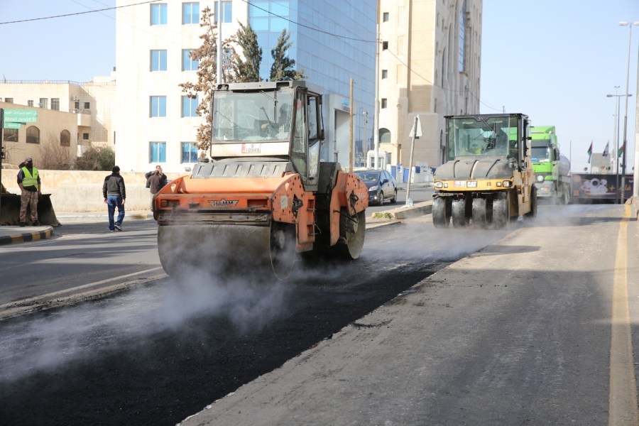 أمانة عمّان: تعبيد أكثر من 2.8 مليون متر مربع من الطرق خلال 4 أشهر