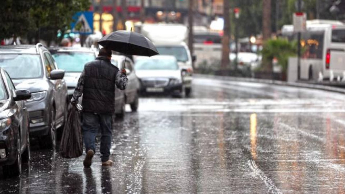 المملكة تحت تأثير منخفض جوي من الدرجة الثالثة مع أمطار غزيرة وسيول محتملة