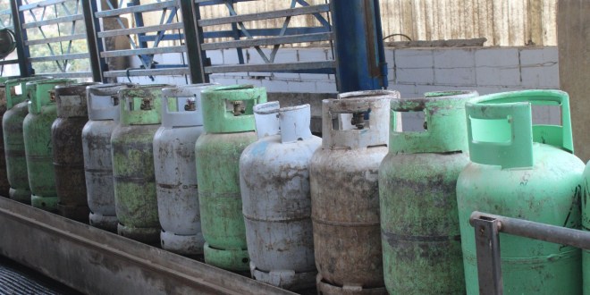 الطلب على أسطوانات الغاز يقفز مع تعمق المنخفض الجوي