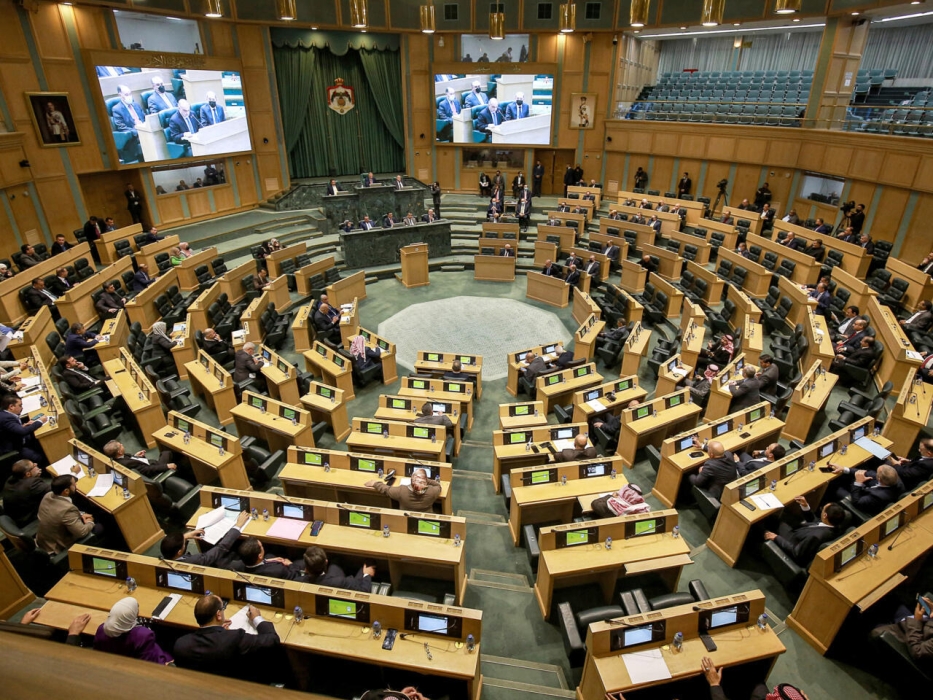 المرايات يتبنى مذكرة لحجب الثقة… والعرموطي ونواب الجبهة بموقف مختلف