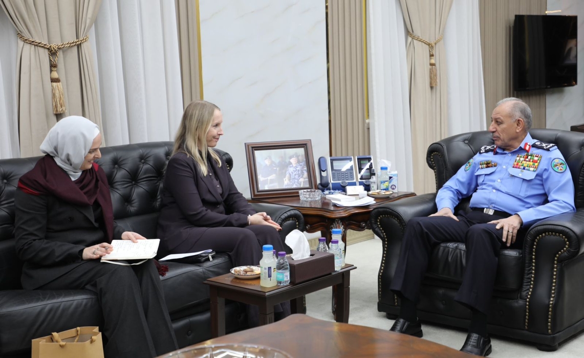 مدير الأمن العام يلتقي السفيرة الهولندية ويؤكد عمق التعاون الأمني