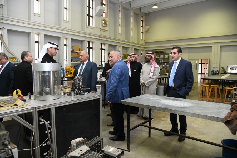 تعزيز التعاون البحثي والأكاديمي بين جامعة العلوم والتكنولوجيا وجامعة تبوك