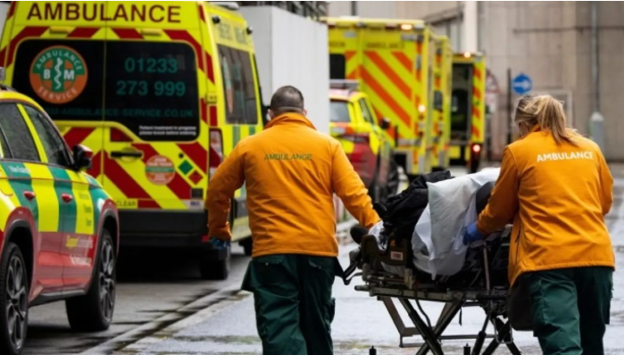 إنجلترا تواجه موجة إنفلونزا حادة: ارتفاع الإصابات 50