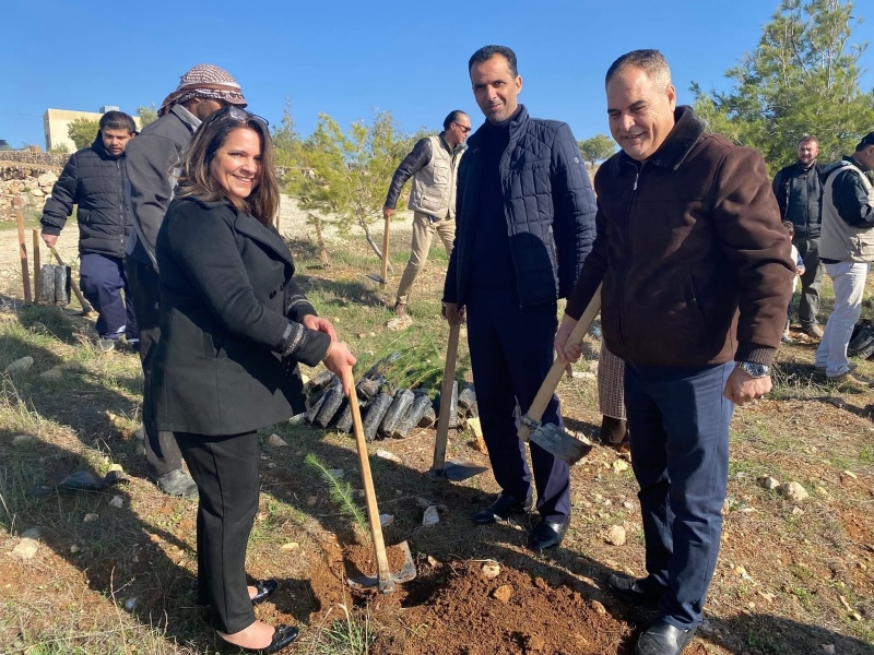مبادرة نحو مادبا أجمل لزراعة 200 شجرة في منطقة الفيصلية