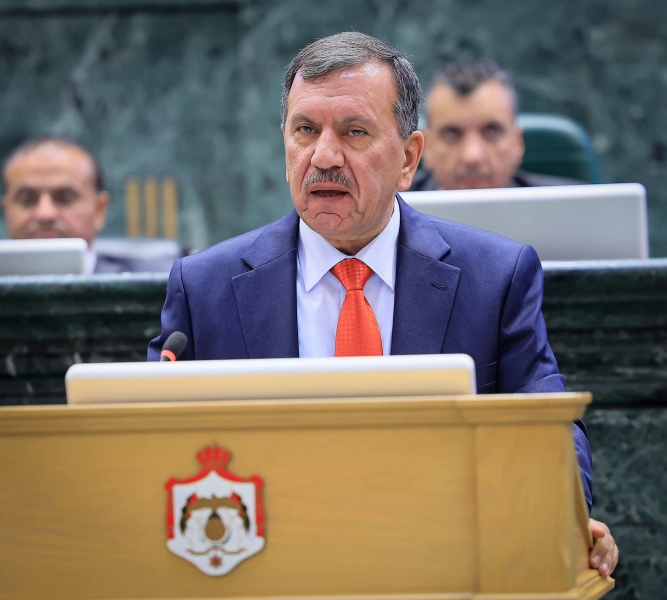 عياش يطلب تأجيل أقساط طلبة الجامعات الحكومية لحين صدور المنح والقروض