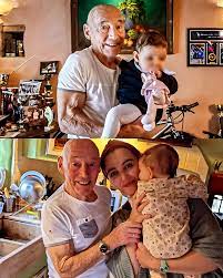 فرنسي تسعيني يرزق بطفلة ويثير جدلا واسعا