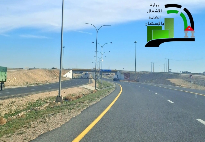 وزارة الأشغال تطلق مشروعاً لصيانة الطريق الصحراوي من القويرة إلى جمرك وادي اليتم
