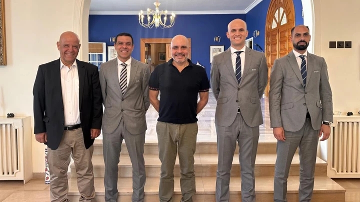 الأمير علي يلتقي الطاقم التحكيم الأردني المشارك بالمونديال