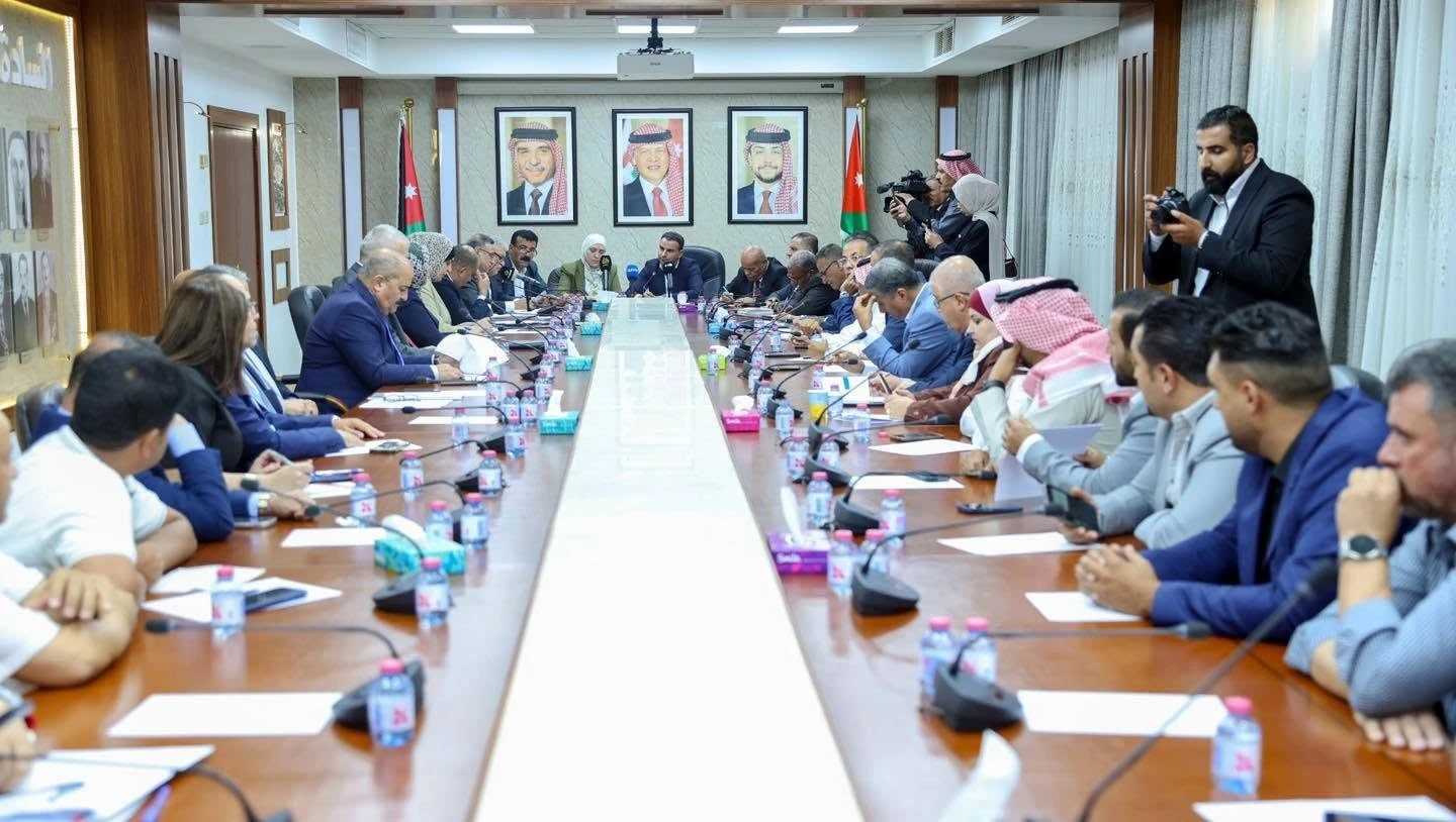 المياه النيابية تبحث استثمارات الضمان في القطاع الزراعي