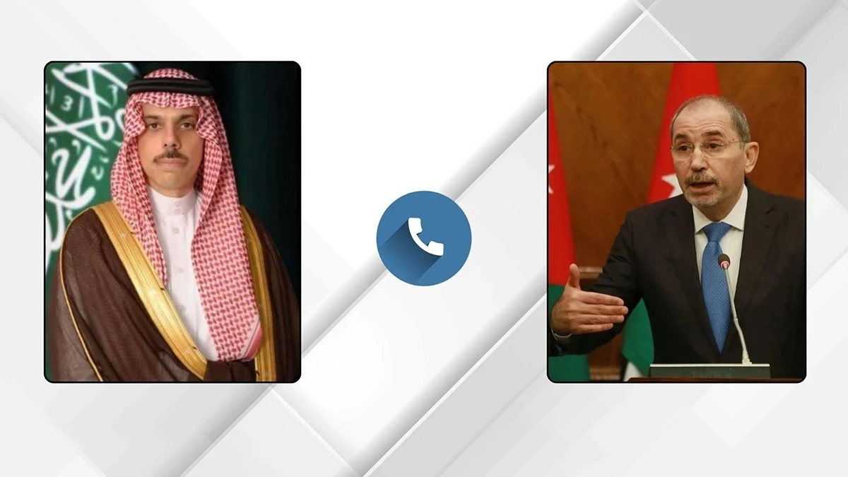 وزير الخارجية يبحث ونظيره السعودي جهود خفض التصعيد واستعادة الهدوء في المنطقة